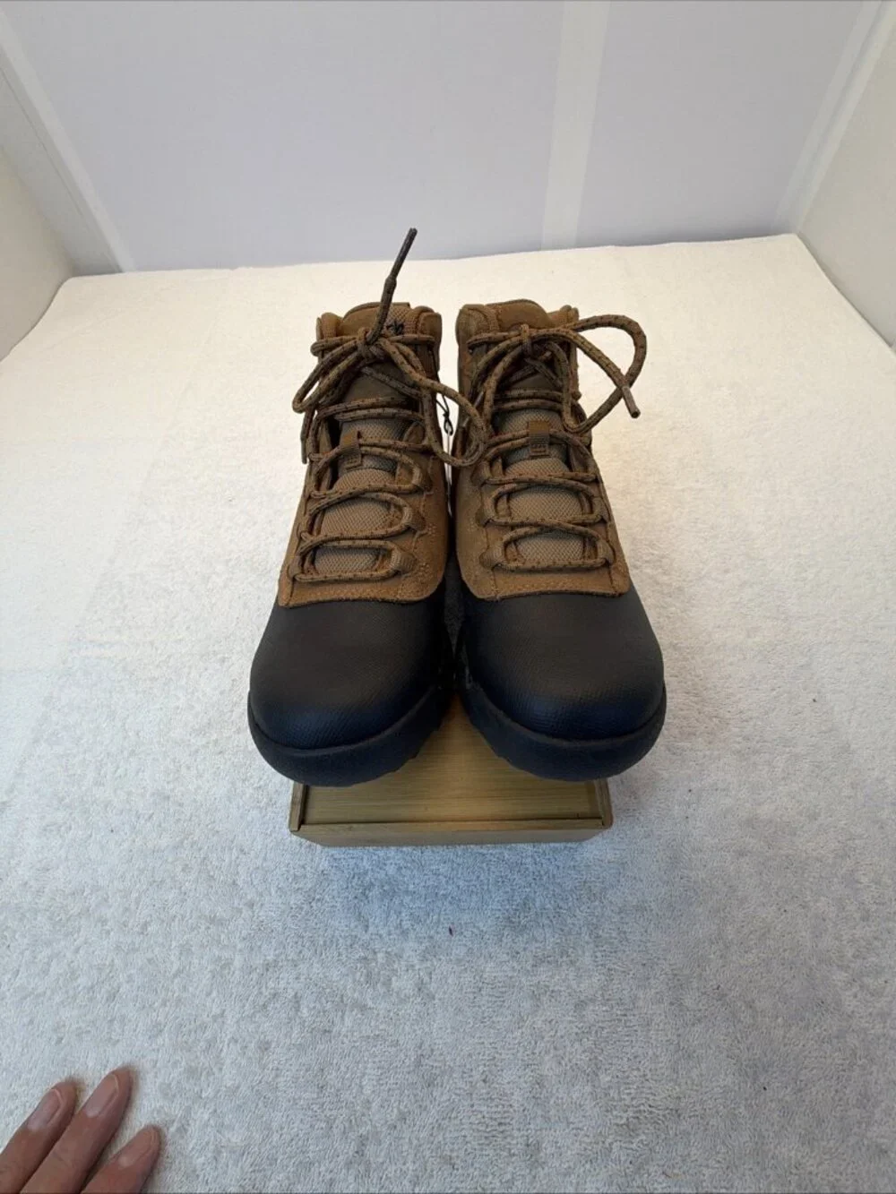 Sorel Buxton Lite Lace Waterproof  Mens SZ 8 Tan/Black New/Box